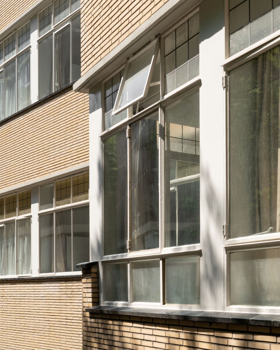 &copy; Aiste Rakauskaite 4   website   cropped